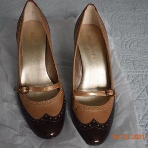 Mary Jane Wingtip (Block Pump)